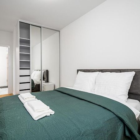 Appartement D&K Apart 1 Sierpnia 32A à Varsovie Extérieur photo